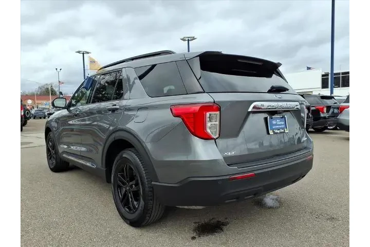 $30980 : Ford Explorer 2023 AWD XLT 4 image 9