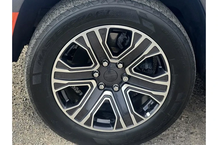 $38982 : Jeep Wagoneer 2022 4x4 Serie image 9