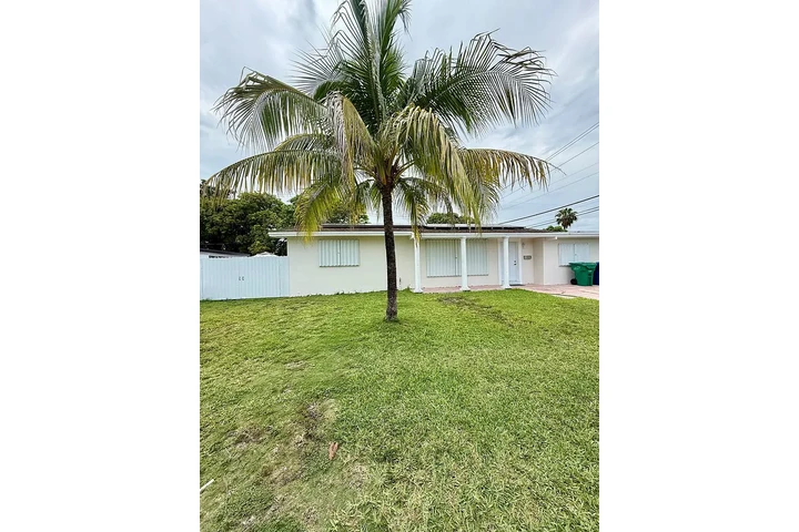 $900 : Esta hermosa casa renovada image 1