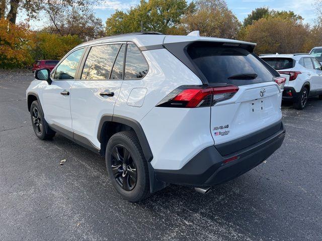 $22327 : Pre-Owned 2020 RAV4 XLE image 3