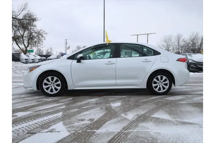 $20077 : Toyota Corolla 2024 LE 4dr S image 5