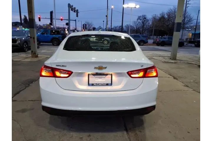 $21487 : Chevrolet Malibu 2023 LT 4dr image 4