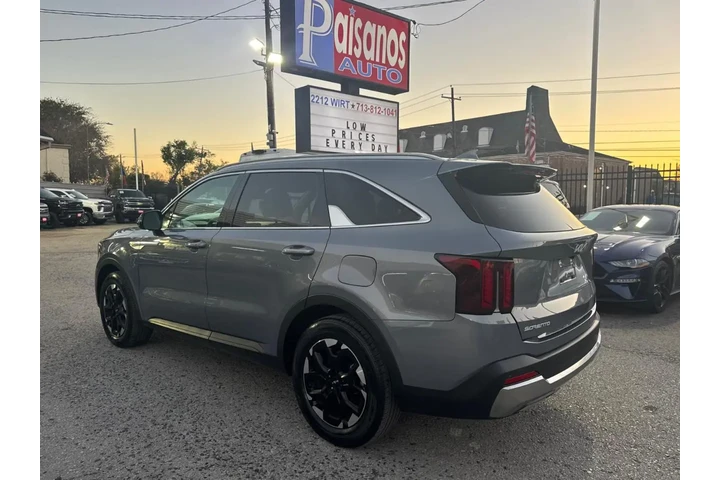 2024 Sorento S 2WD image 4