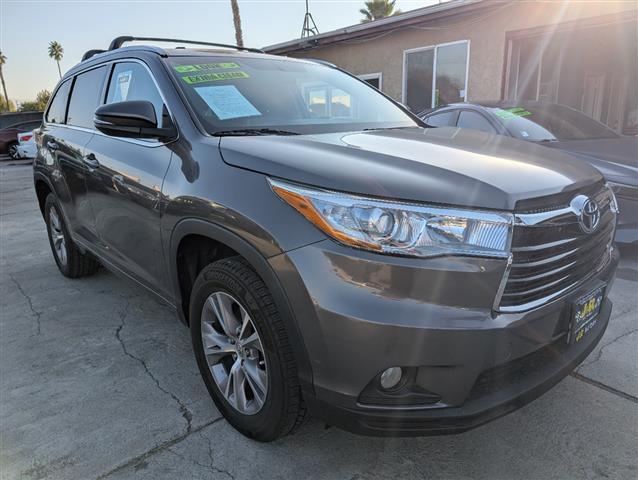 $17995 : 2015 Highlander XLE FWD V6 image 3