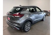 $17905 : Nissan Kicks 2023 SV 4dr Cro thumbnail
