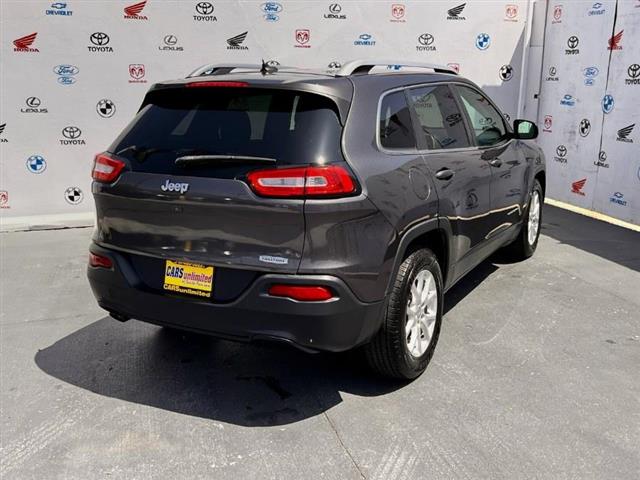 $11995 : Used 2015 Cherokee FWD 4dr La image 3