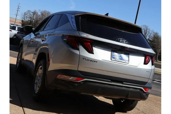 $23578 : Hyundai TUCSON 2024 AWD SE 4 image 4