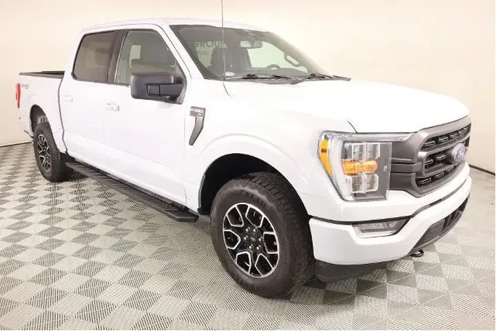 $38924 : Ford F-150 2022 4x4 XLT 4dr image 1