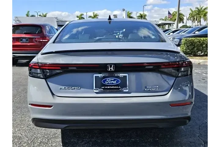$26990 : Honda Accord Hybrid 2023 Spo image 9
