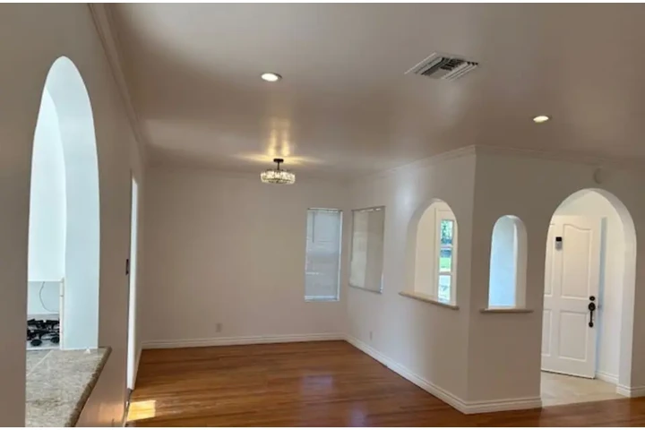 $1250 : fantástico de 3 dormitorio image 2