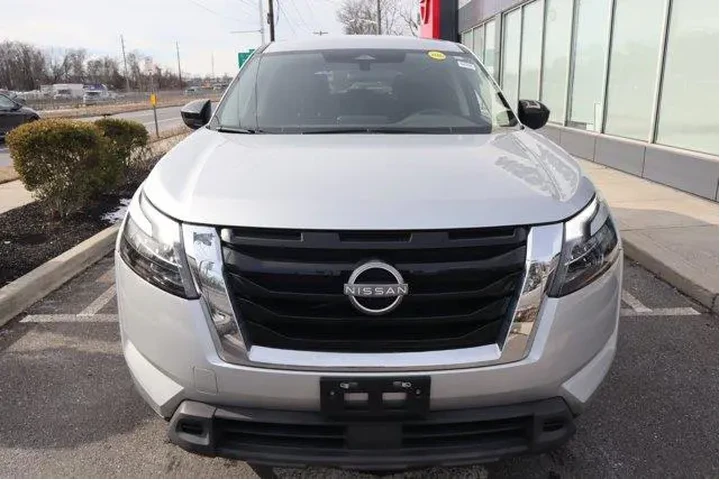 $25118 : Nissan Pathfinder 2023 AWD S image 5