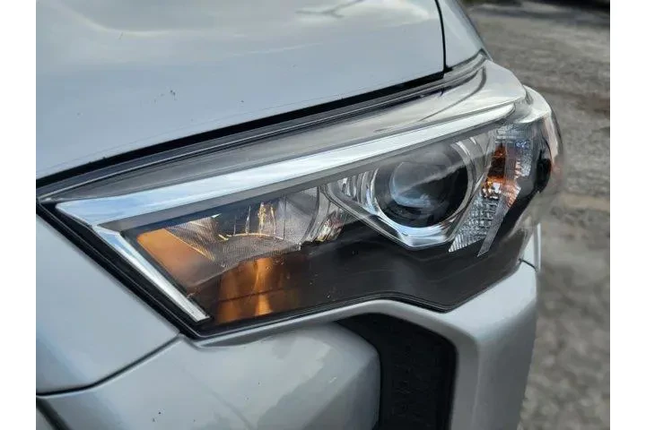 $26800 : Toyota 4Runner 2022 4x2 SR5 image 10