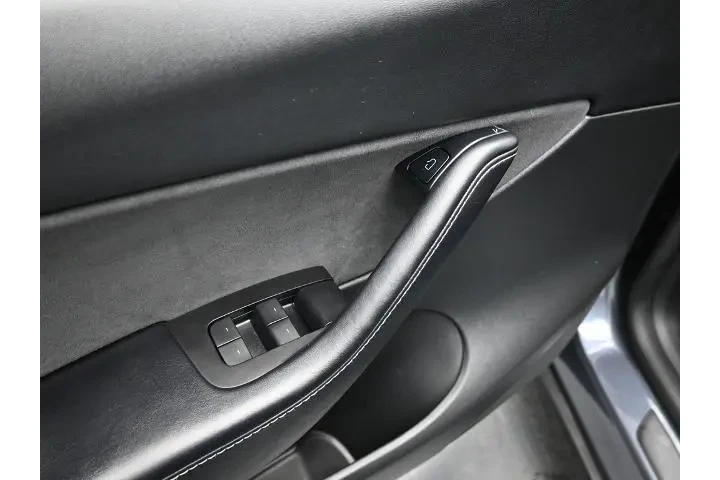 $31800 : Tesla Model Y 2022 AWD Perfo image 9