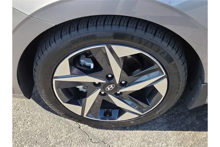 $19900 : Hyundai ELANTRA Hybrid 2023 image 10