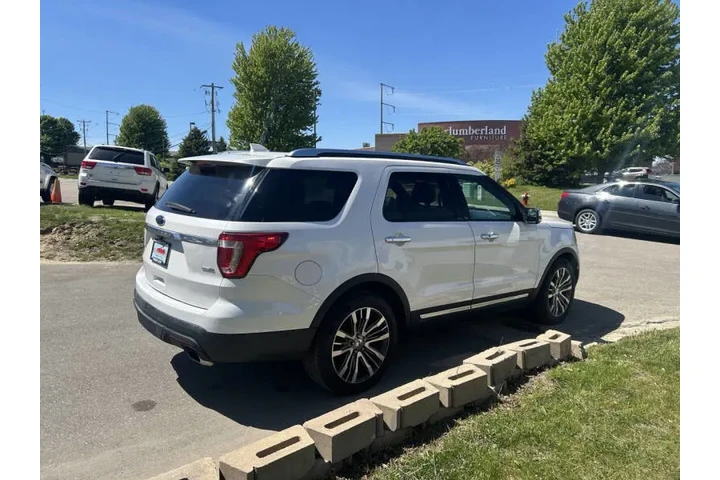 $15990 : 2017 Explorer Platinum image 7