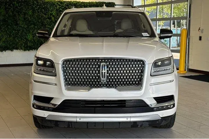$33366 : Lincoln Navigator L 2018 4x4 image 9
