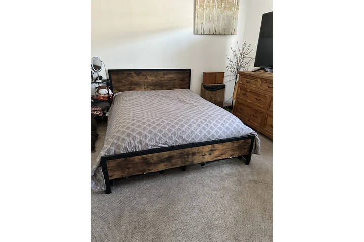 $250 : Se vende cama matrimonial image 2