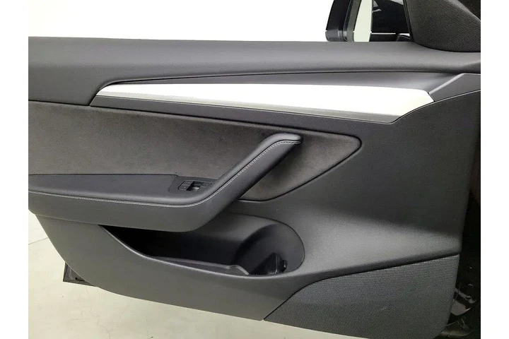 $28998 : Tesla Model 3 2021 AWD Long image 4