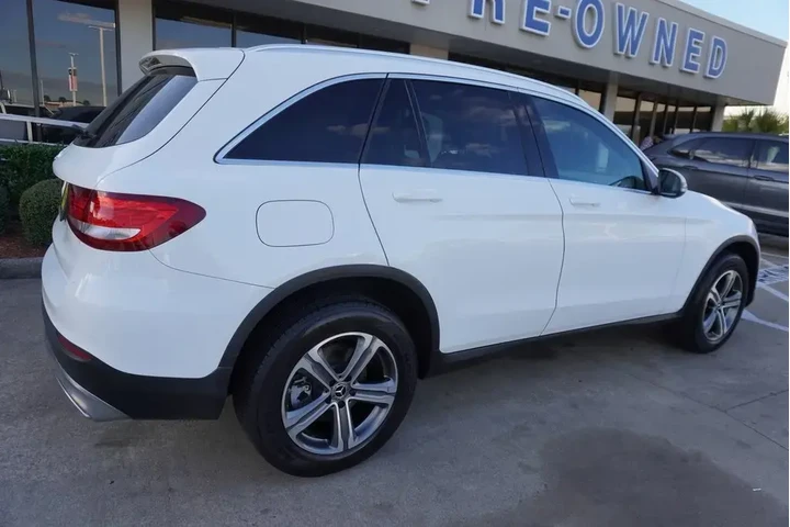 $17988 : Mercedes-Benz GLC 2018 GLC 3 image 6