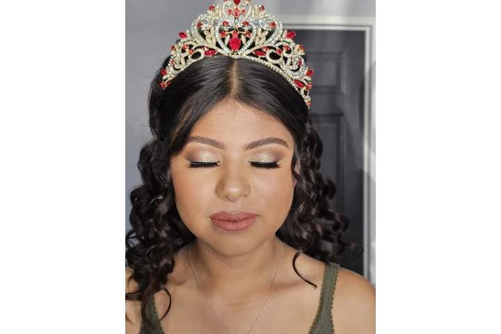 MAQUILLAJE Y PEINADO image 3