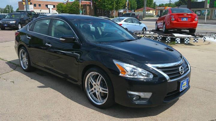 $11999 : 2013 Altima 3.5 SL image 5