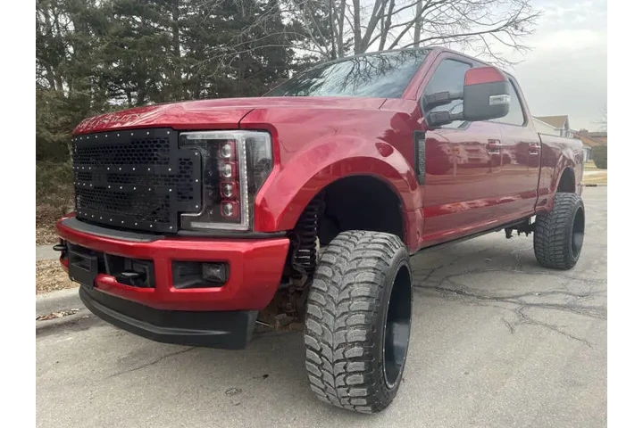 $44997 : 2019 F-250 Super Duty Lariat image 4