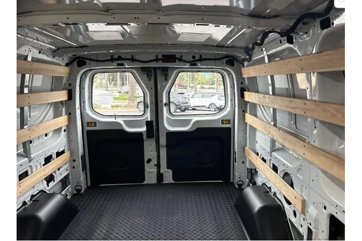 $32000 : Ford Transit 2023 250 3dr SW image 6