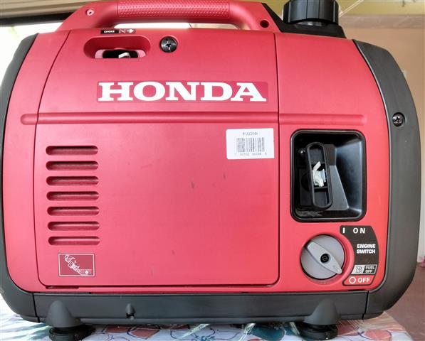 $700 : Generator invert Honda EU2200i image 3