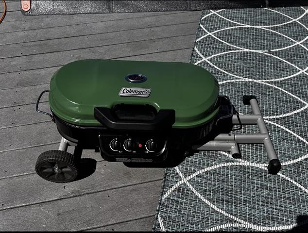 $300 : My outdoor gas grill image 3