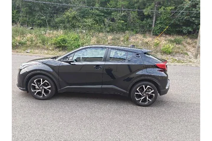 $23790 : Toyota C-HR 2022 XLE 4dr Cro image 5
