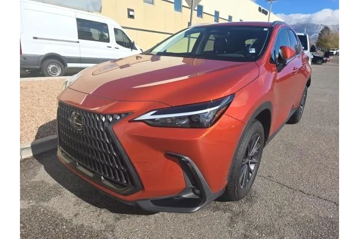 $34086 : Lexus NX 250 2022 AWD 4dr Cr image 1