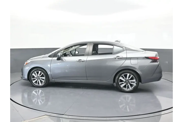 $13844 : Nissan Versa 2023 SV 4dr Sed image 3