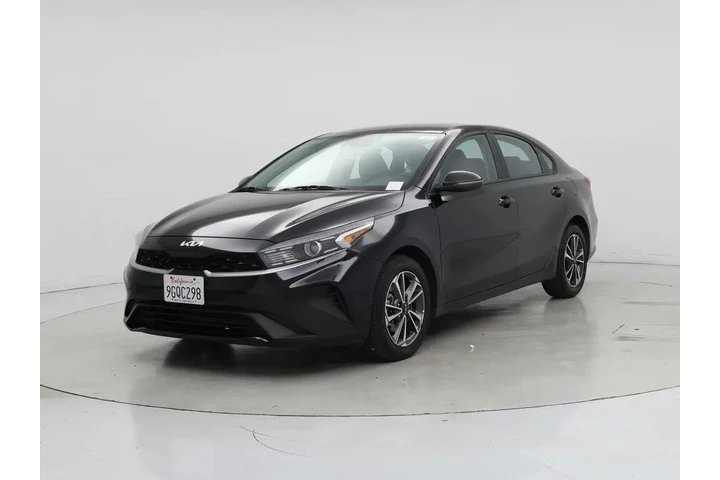 $18998 : Kia Forte 2023 LXS 4dr Sedan image 4
