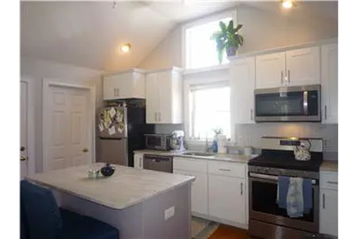 $3500 : Rental property with 2 bedro image 6