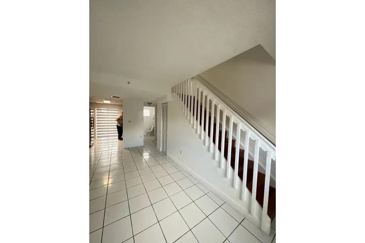 $2500 : Townhouse image 5