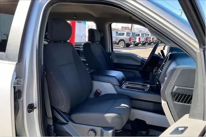 $25580 : Ford F-150 2017 4x2 XL 4dr S image 8