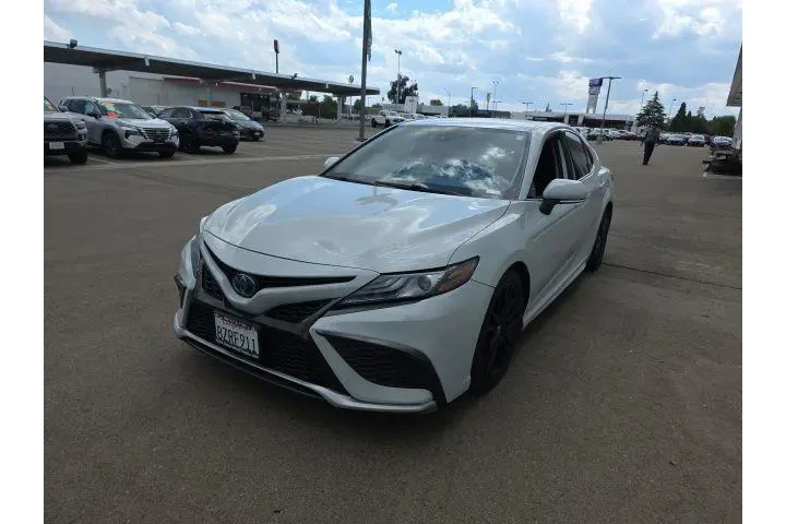 $27900 : Toyota Camry Hybrid 2022 XSE image 4