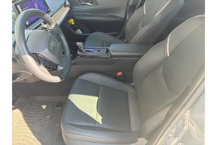 $29998 : Toyota Prius 2024 LE 4dr Hat image 2