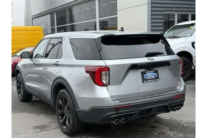 $39995 : Ford Explorer 2022 AWD ST 4d image 4