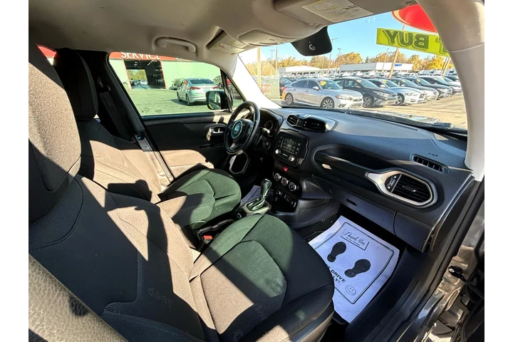 $8980 : 2017 Renegade Latitude 4x4 image 9