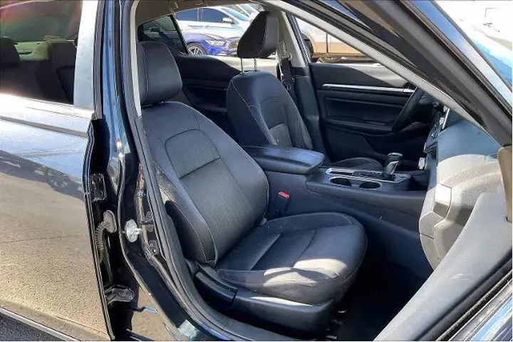 $19986 : Nissan Altima 2022 2.5 SV 4d image 8