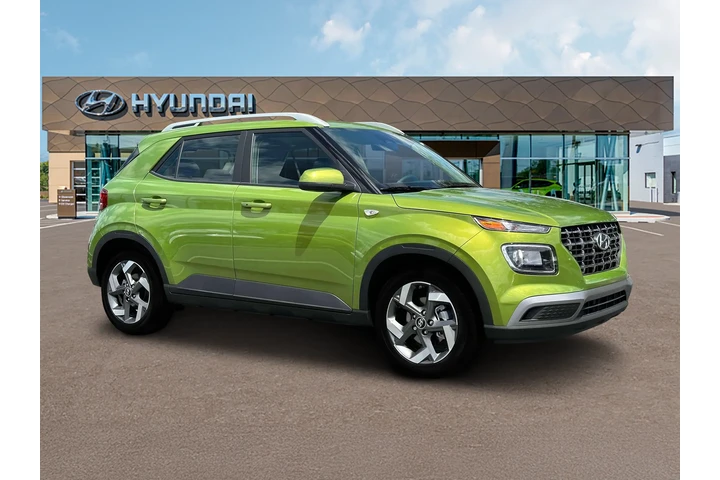 $19762 : Hyundai VENUE 2024 SEL 4dr C image 10