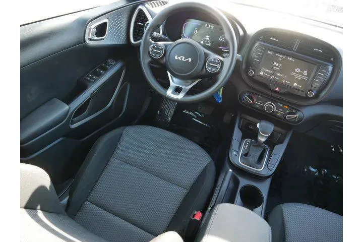 $17500 : Kia Soul 2023 LX 4dr Crossov image 9