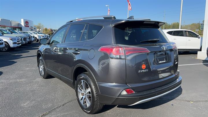 $16890 : PRE-OWNED 2016 TOYOTA RAV4 XLE image 5