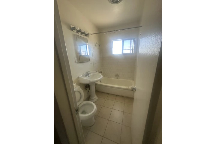 $2300 : Apartamento En Rosemead Ca image 10