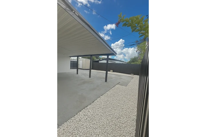 $3300 : Renta de Casa en Hialeah image 10