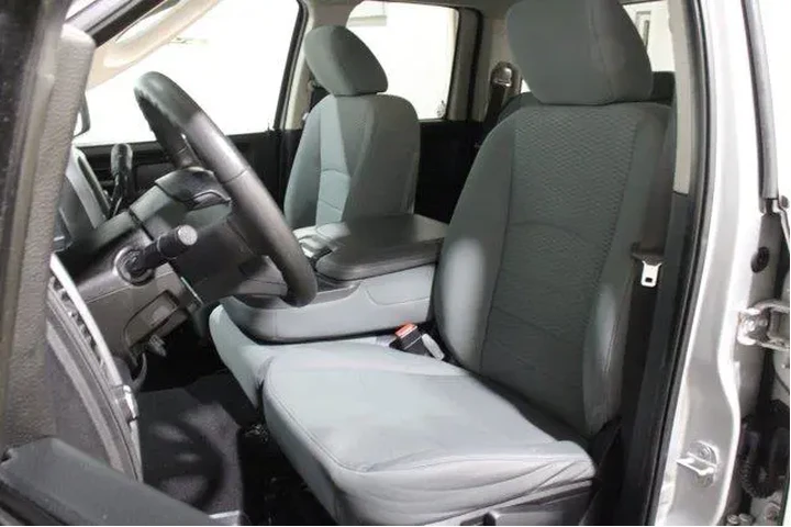 $18692 : Ram 1500 2014 4x2 Express 4d image 5