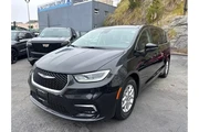 $21988 : Chrysler Pacifica 2023 Touri thumbnail