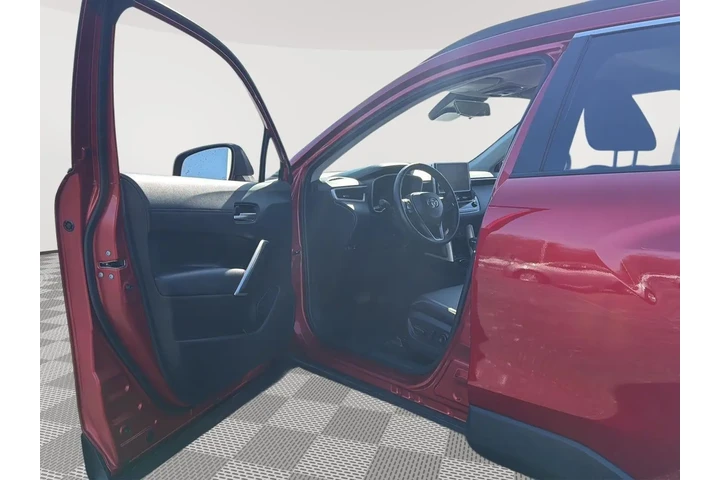 $32979 : 2025 Corolla Cross XLE image 2