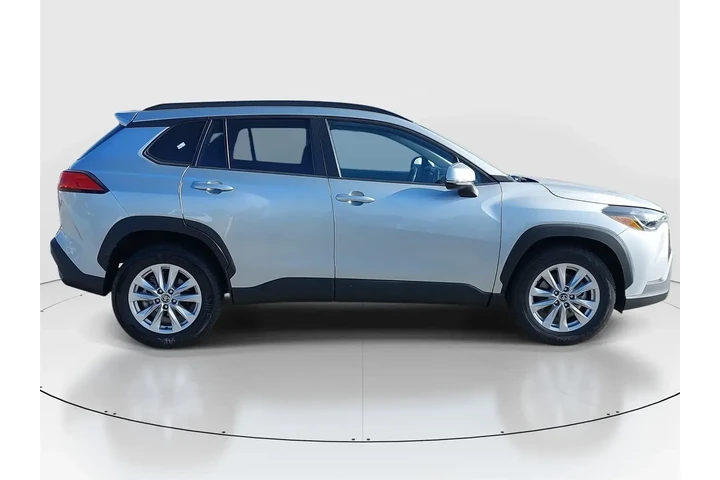 $22000 : Toyota Corolla Cross 2023 LE image 4